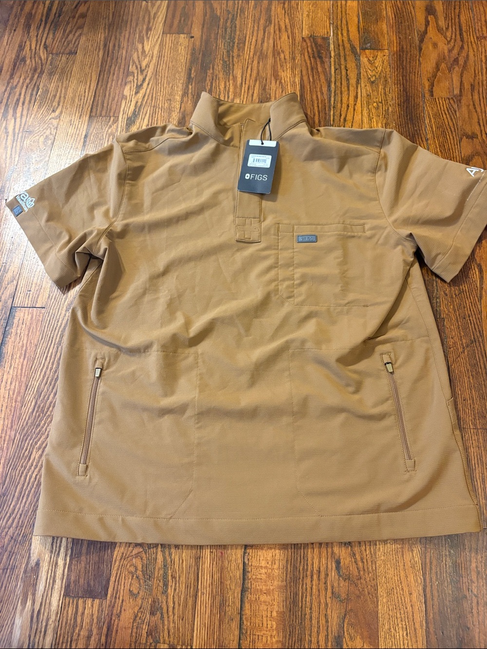 FIGS Men’s Quarter-Zip Indestructible Henley Scrub Top Brown! Embroidery